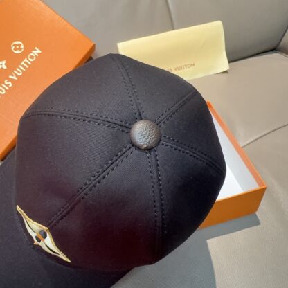 Louis Vuitton quatrefoil embroidered baseball cap - Image 6