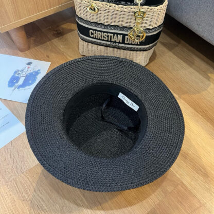 Dior's new stylish flat straw hat - Image 7