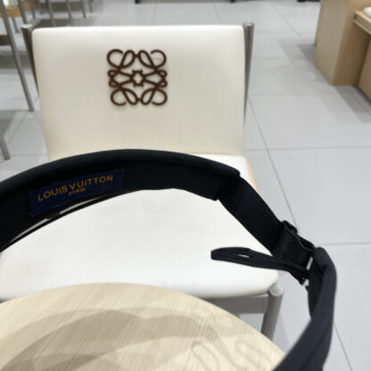 Louis Vuitton summer new men's and women's sun hats - Image 6