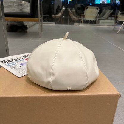 Hermès Octagonal Beret - Image 6
