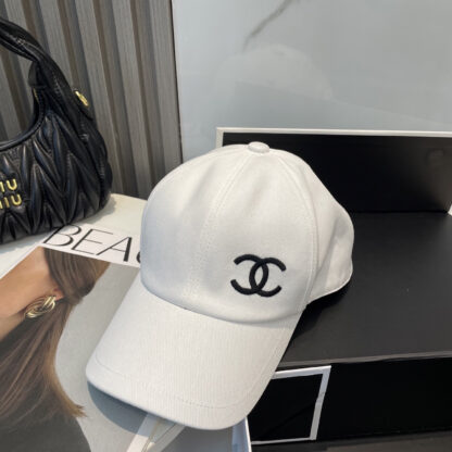 Chanel double-sided embroidered baseball cap - Image 6