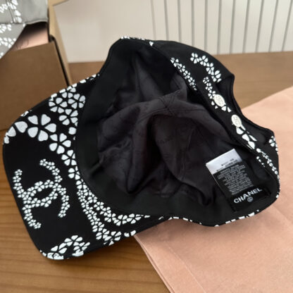 Chanel Classic Casual Baseball Cap - Image 6