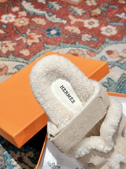 Hermès autumn and winter must-have stylish and comfortable apricot wool slippers - Image 6