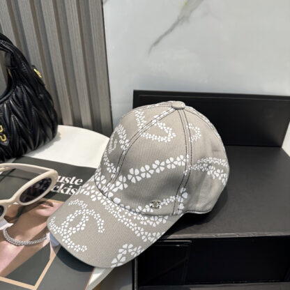 Chanel Classic Casual Baseball Cap - Image 6