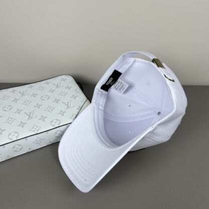 Fendi Classic Casual Baseball Cap - Image 7