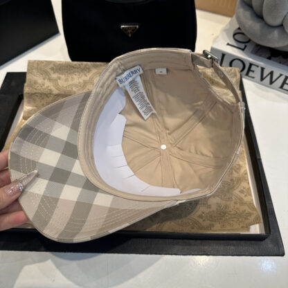 Burberry Simple Fashion Baseball Cap - Image 7