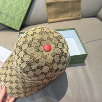 Gucci baseball cap for men and women - Image 6