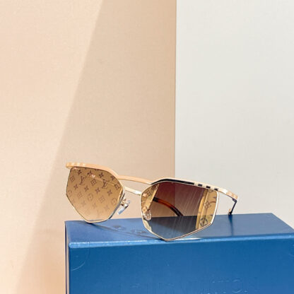 LOUIS VUITTON Fashion Sunglasses - Image 7