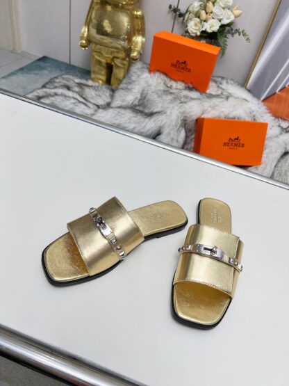 Hermès Spring and Summer new gold and silver buckle flat sandals, heel height 1cm - Image 6