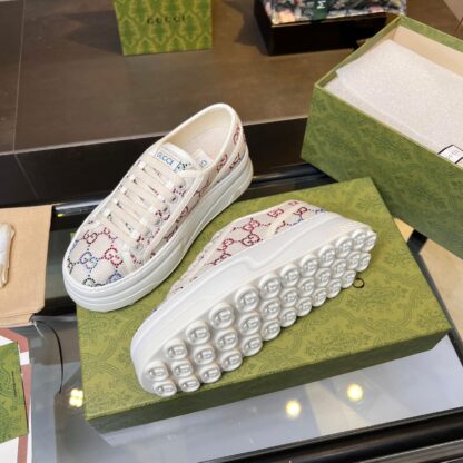 Gucci early spring casual sneakers - Image 7