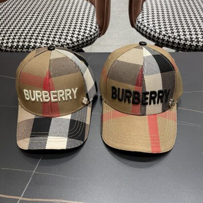Burberry stylish plaid baseball cap - Image 7