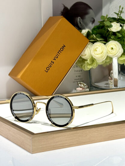 LOUIS VUITTON Fashion Sunglasses - Image 7