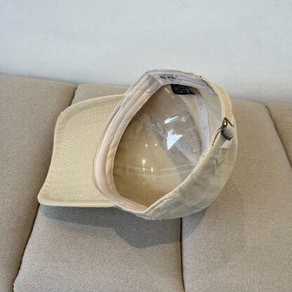 Miu Miu trendy ripped baseball cap - Image 7
