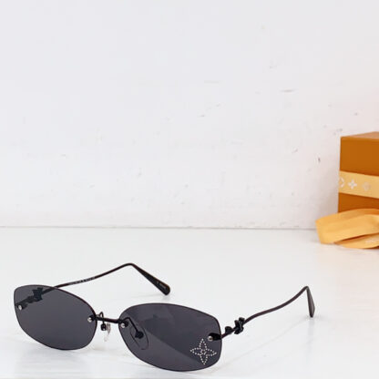 LOUIS VUITTON Fashion Sunglasses - Image 7