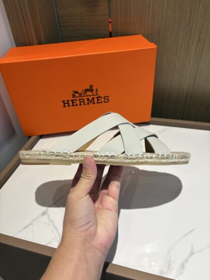 Hermès men's versatile, comfortable, non-slip light gray casual slippers - Image 6