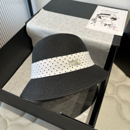 Miu Miu stylish bucket hat - Image 7