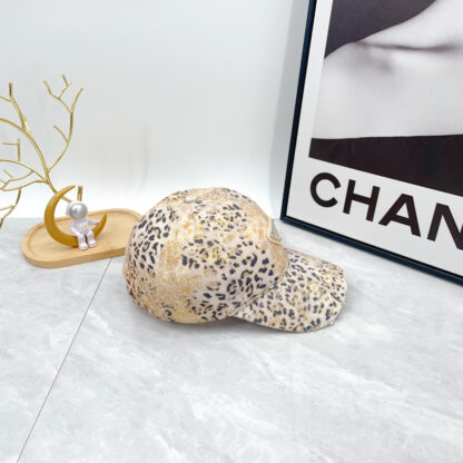 Prada niche sexy leopard print fashion baseball cap - Image 6