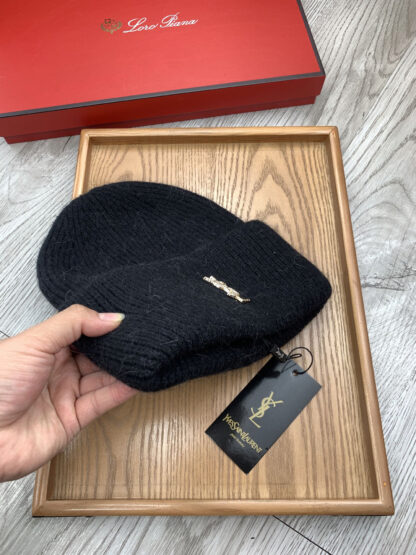 Yves Saint Laurent fine wool knitted hat - Image 6