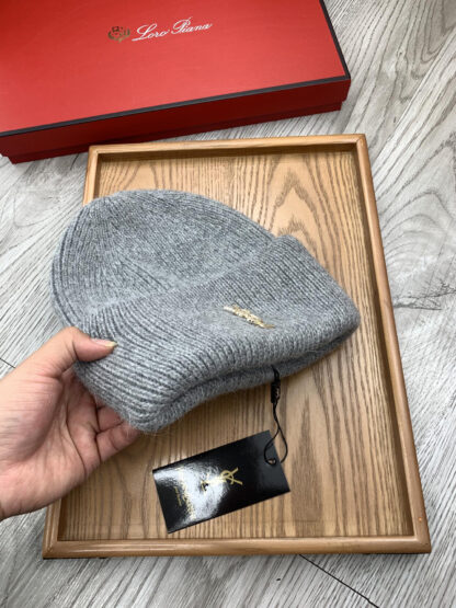 Yves Saint Laurent fine wool knitted hat - Image 6