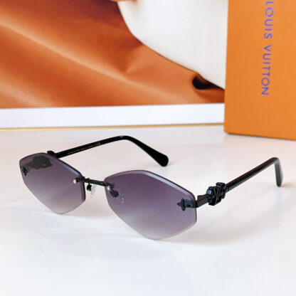 LOUIS VUITTON Fashion Sunglasses - Image 7