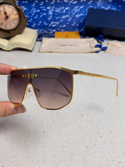 LOUIS VUITTON Fashion Sunglasses - Image 7