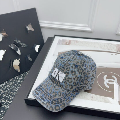 Calvin Kleinf leopard print baseball cap - Image 6