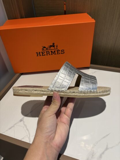 Hermes silver comfortable all-match non-slip breathable casual slippers - Image 6