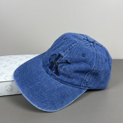Calvin Kleinf stylish all-match baseball cap - Image 6