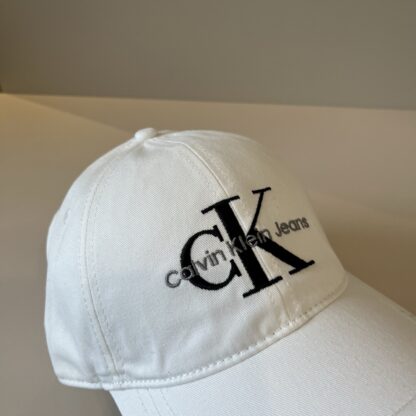 Calvin Kleinf stylish all-match baseball cap - Image 6