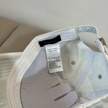 Calvin Kleinf stylish all-match baseball cap - Image 6