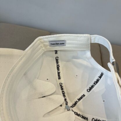 Calvin Kleinf stylish all-match baseball cap - Image 6