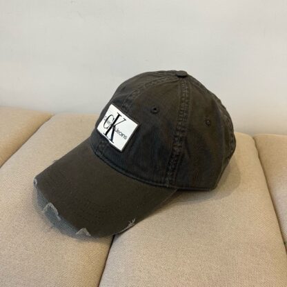 Calvin Kleinf stylish all-match baseball cap - Image 6