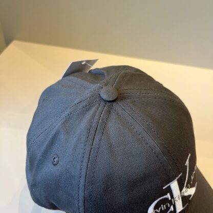 Calvin Kleinf stylish all-match baseball cap - Image 6