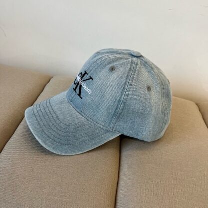 Calvin Kleinf stylish all-match baseball cap - Image 6