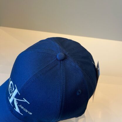 Calvin Kleinf stylish all-match baseball cap - Image 6