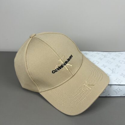 Calvin Kleinf stylish all-match baseball cap - Image 6