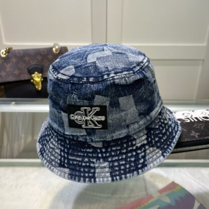 Calvin Kleinf stylish bucket hat - Image 6