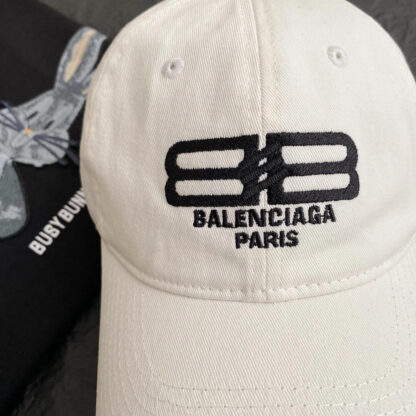 Balenciaga new couple's versatile cap - Image 6