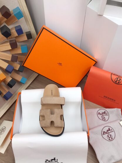 Hermès Spring/Summer New Apricot Comfort Slippers - Image 6