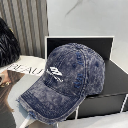 Balenciaga spring new hole casual baseball cap - Image 6