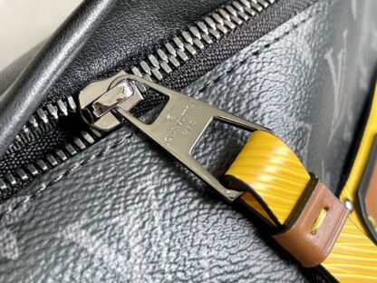Louis Vuitton M45220 Discovery Waist Bag - Image 6