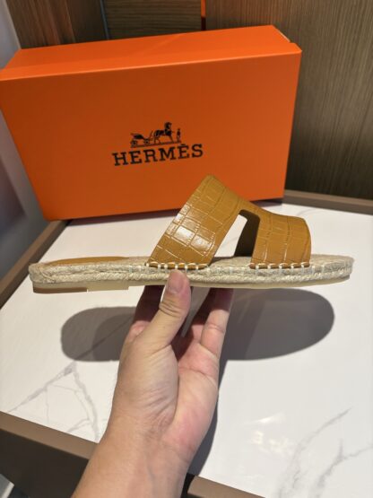 Hermes big yellow comfortable all-match non-slip breathable casual slippers - Image 6