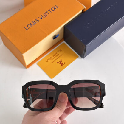 LOUIS VUITTON Fashion Sunglasses - Image 7