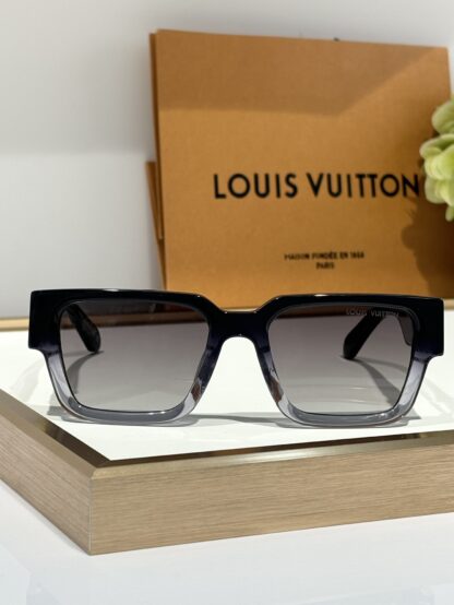 LOUIS VUITTON Fashion Sunglasses - Image 7