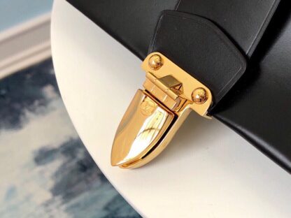 Louis Vuitton one handle medium handbag - Image 6