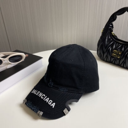Balenciaga embroidered yuppie style baseball cap - Image 6