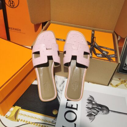 Hermès pink ostrich pattern handmade leather slippers - Image 6