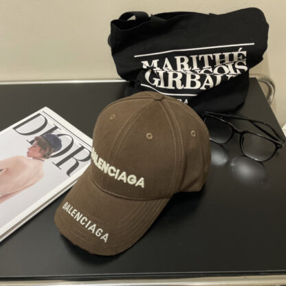 Balenciaga simple and stylish couple baseball cap - Image 6