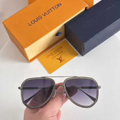 LOUIS VUITTON Fashion Sunglasses - Image 7