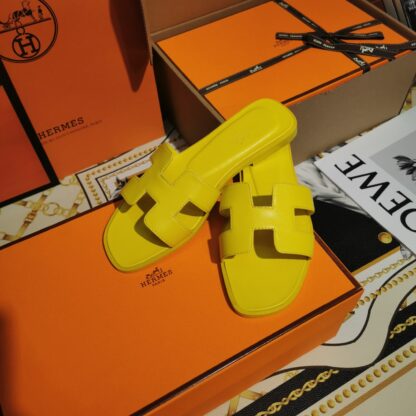 Hermès yellow handmade slippers - Image 6